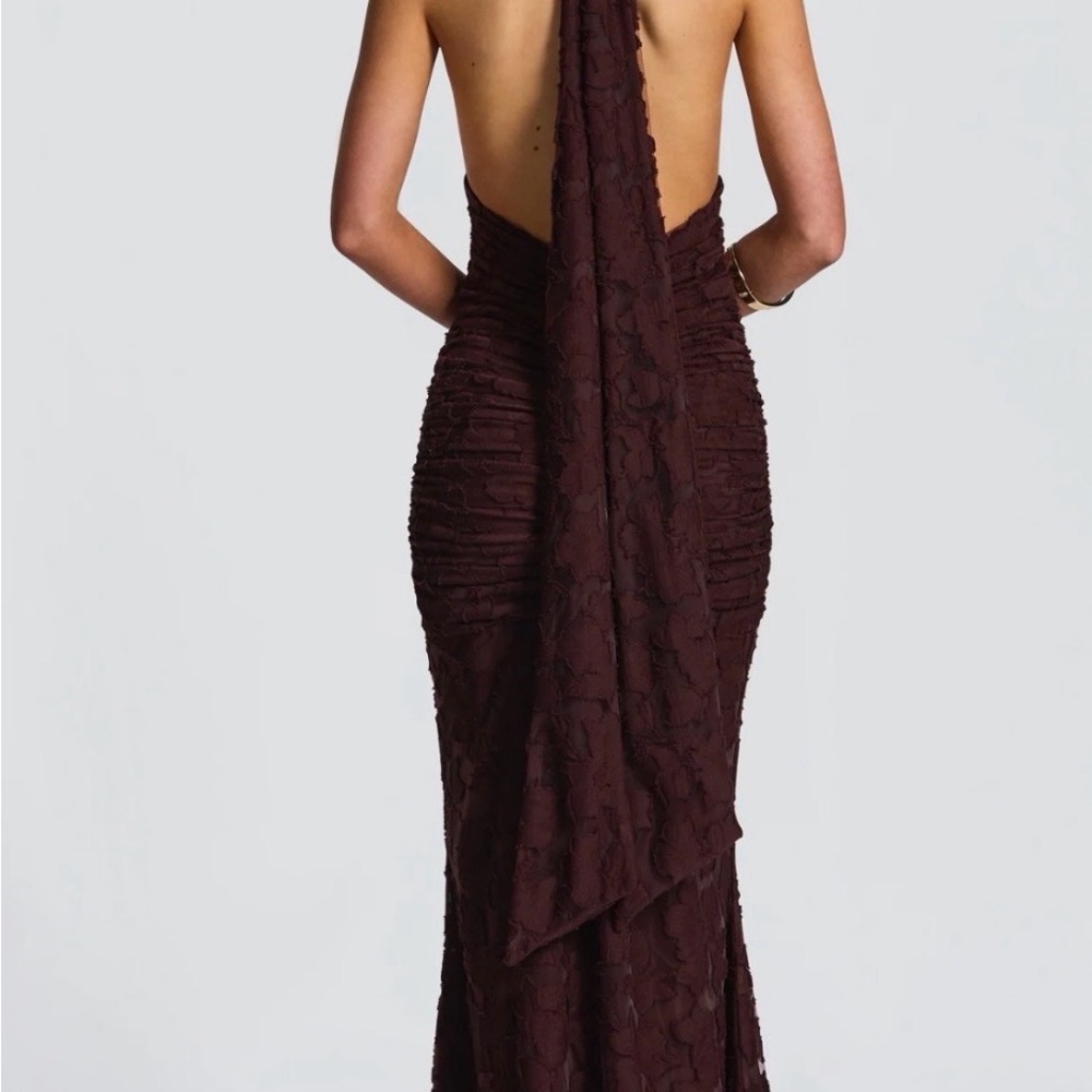 Chic Backless Halter Dress in Deep Brown - Picture 3 of 3